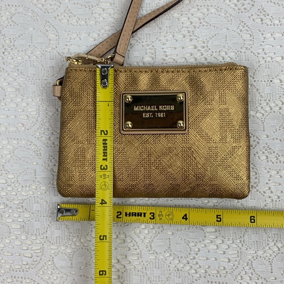 Michael Kors Gold leather Wristlet Clutch Wallet Gold hardware Lined Pocket EUC - Picture 9 of 13